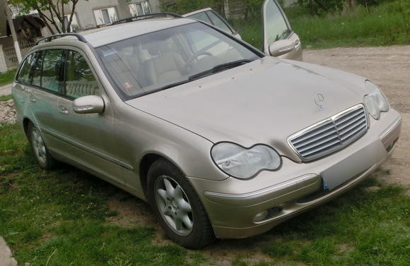 Продам Mercedes-Benz C-Class 2003 года в Черновцах