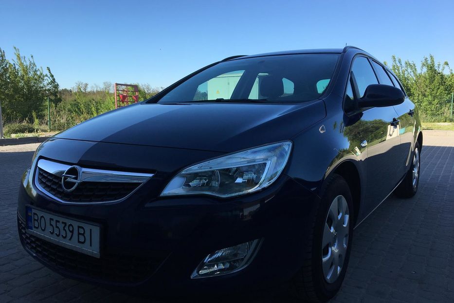 Продам Opel Astra J 2011 года в г. Чортков, Тернопольская область