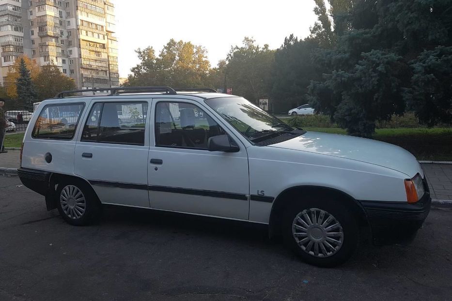 Продам Opel Kadett универсал 1988 года в Одессе