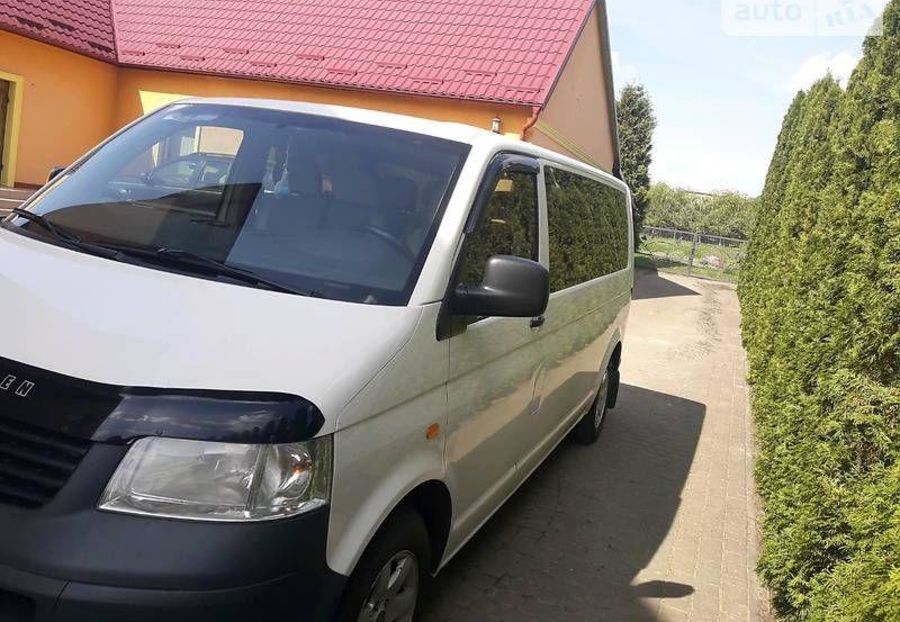 Продам Volkswagen T5 (Transporter) пасс. 2005 года в Львове