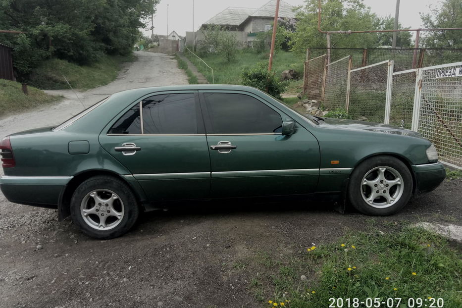 Продам Mercedes-Benz C-Class 1995 года в Днепре