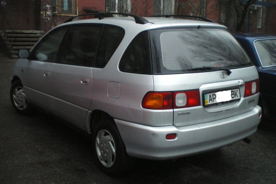 Продам Toyota Picnic 1998 года в Запорожье