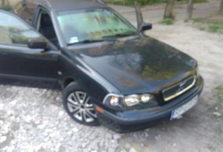 Продам Volvo V40 Универсал . 1999 года в Киеве