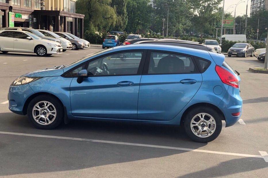 Продам Ford Fiesta 2011 года в Киеве