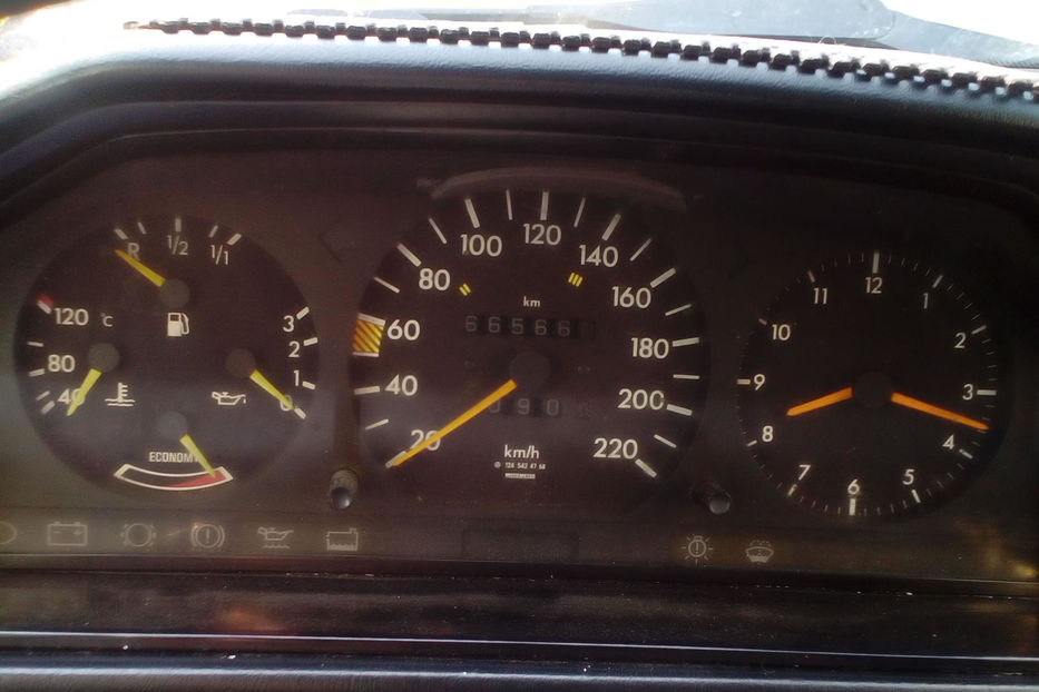Продам Mercedes-Benz E-Class 1987 года в г. Обухов, Киевская область