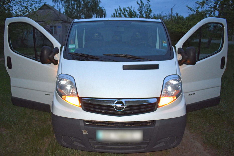 Продам Opel Vivaro пасс. 2013 года в г. Изюм, Харьковская область