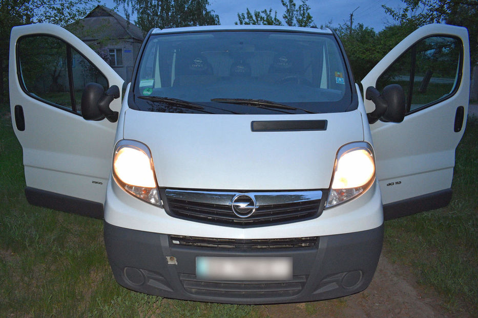 Продам Opel Vivaro пасс. 2013 года в г. Изюм, Харьковская область
