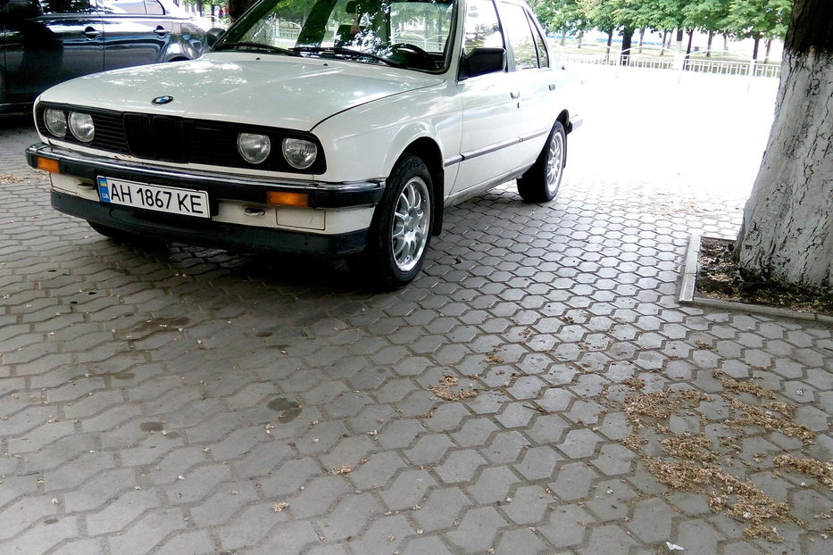 Продам BMW 320 1987 года в г. Мариуполь, Донецкая область