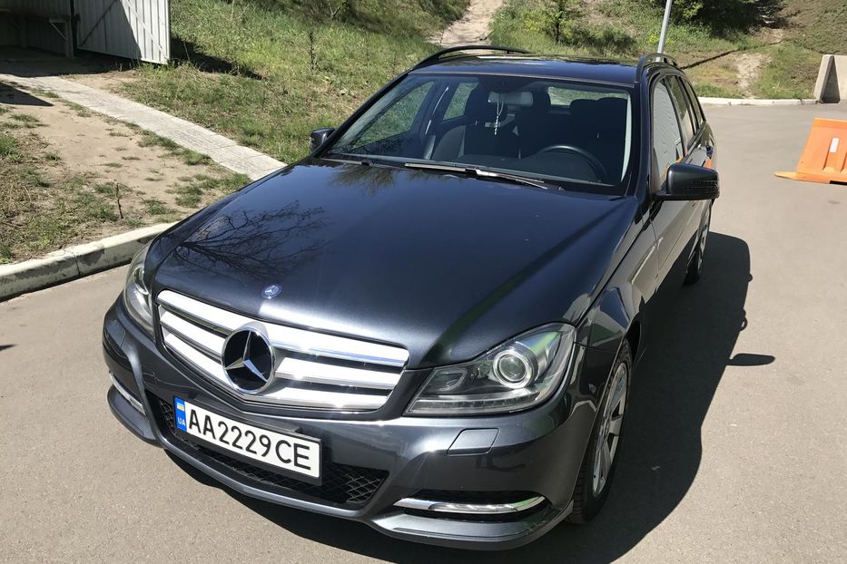 Продам Mercedes-Benz C-Class 2013 года в Киеве