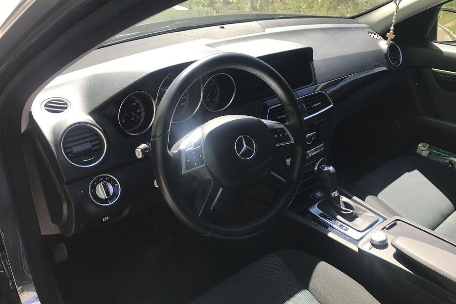 Продам Mercedes-Benz C-Class 2013 года в Киеве