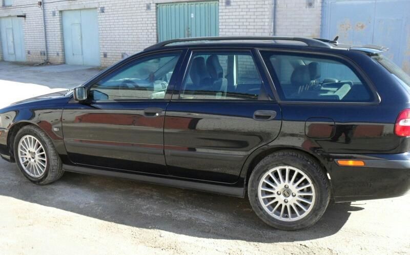 Продам Volvo V40 2002 года в Киеве