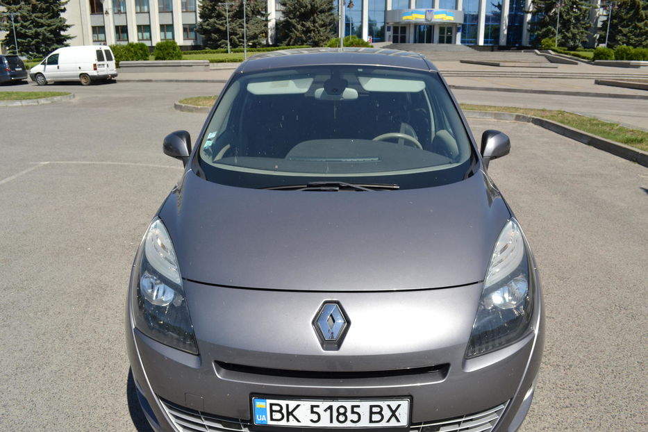 Продам Renault Grand Scenic 2010 года в Ровно