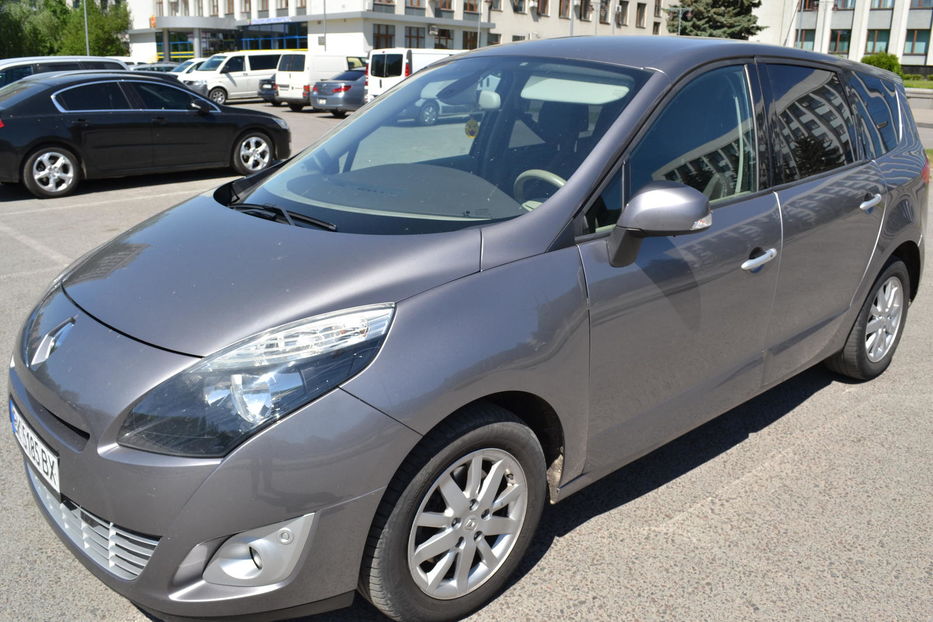 Продам Renault Grand Scenic 2010 года в Ровно