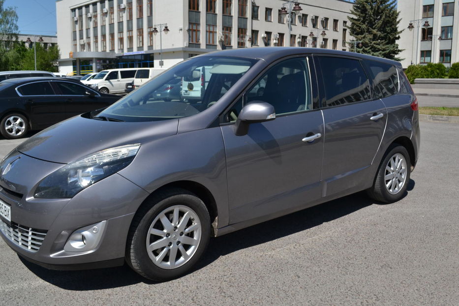 Продам Renault Grand Scenic 2010 года в Ровно