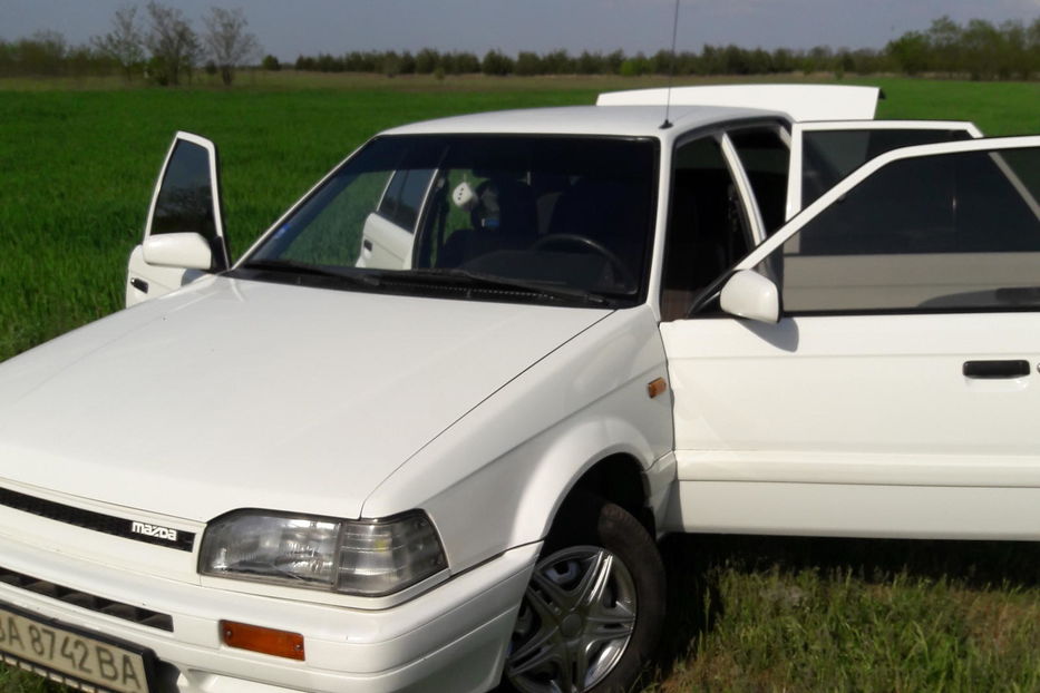 Продам Mazda 323 Тонировка окон 1989 года в г. Александрия, Кировоградская область