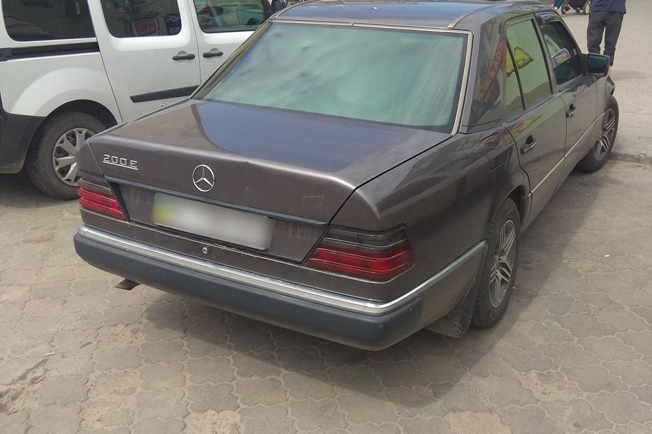 Продам Mercedes-Benz E-Class 1993 года в Львове