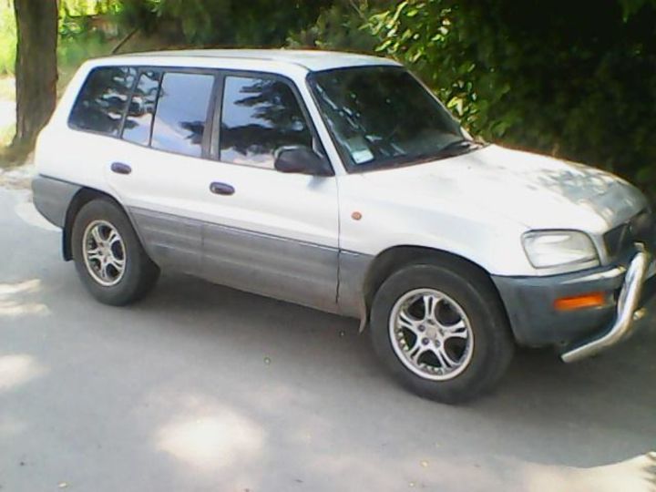 Продам Toyota Rav 4 1997 года в Донецке