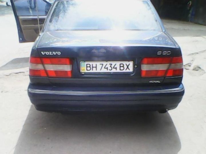 Продам Volvo S90 роял 1998 года в Донецке