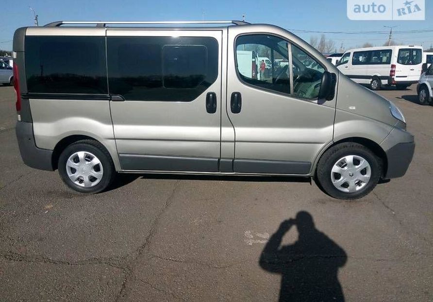 Продам Renault Trafic пасс. 2012 года в Киеве