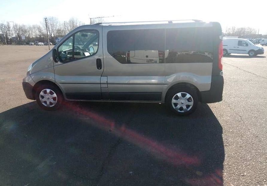 Продам Renault Trafic пасс. 2012 года в Киеве