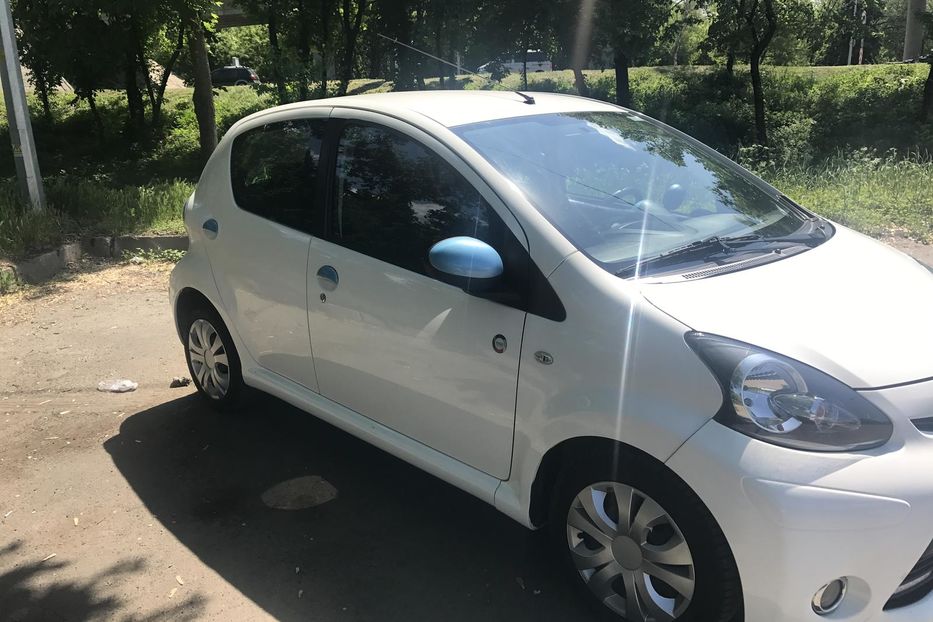 Продам Toyota Aygo 2013 года в Киеве