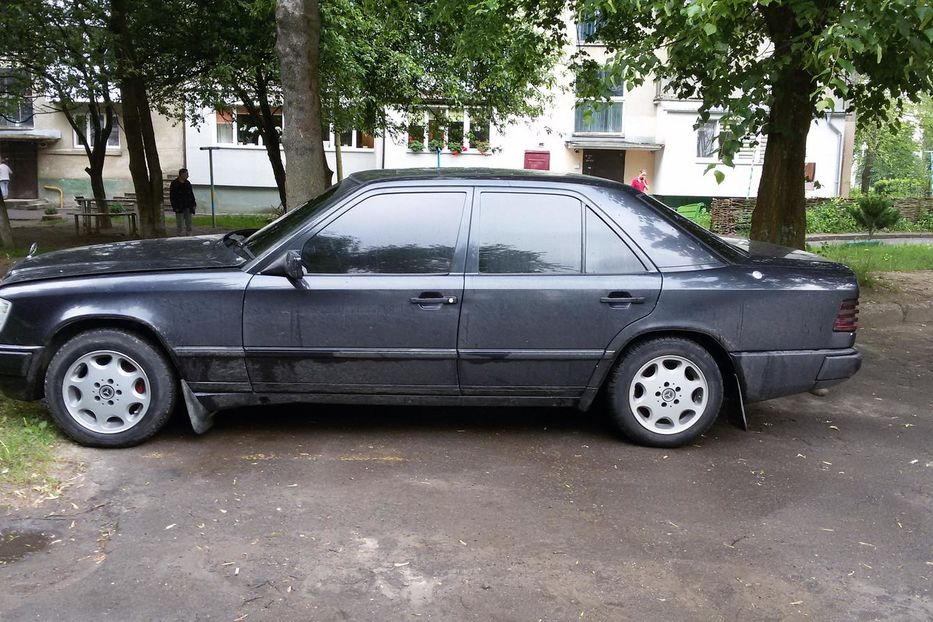 Продам Mercedes-Benz E-Class 1985 года в г. Новый Роздол, Львовская область