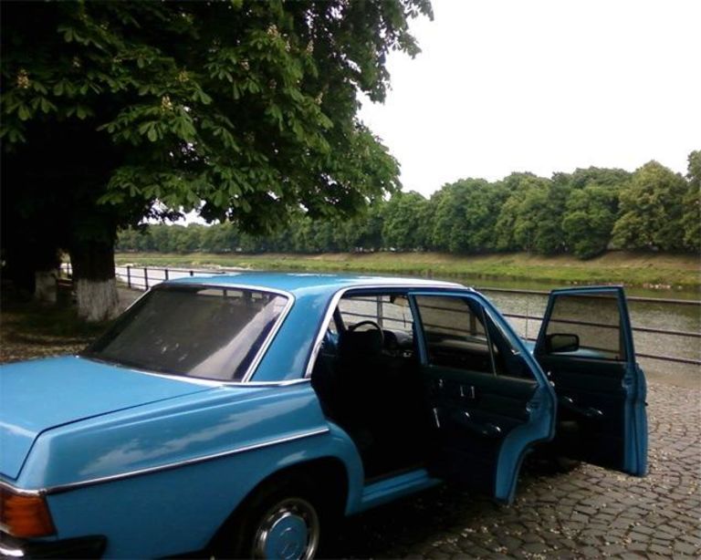 Продам Ретро автомобили Классические Mercedes-Benz W 115  1975 года в Ужгороде