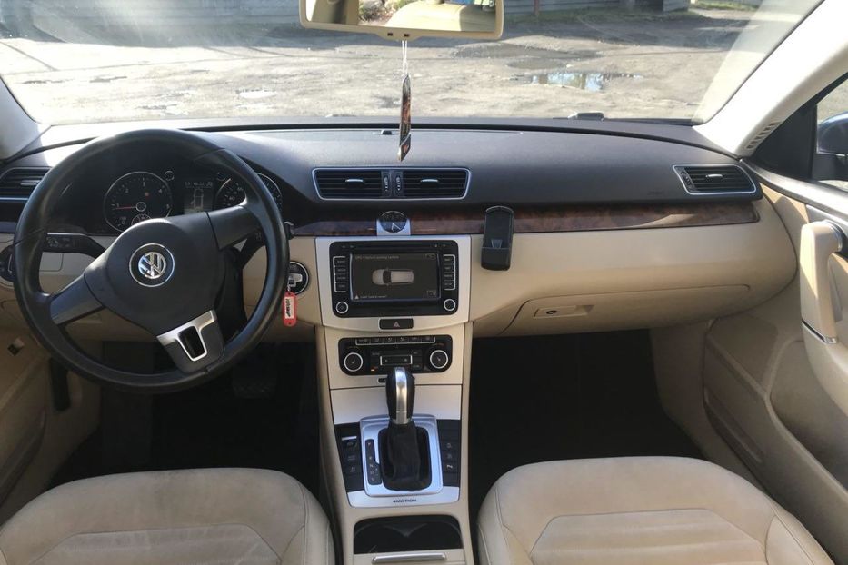 Продам Volkswagen Passat B7 4X4 2011 года в Луцке