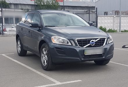 Продам Volvo XC60 D3 AWD 2012 года в Киеве