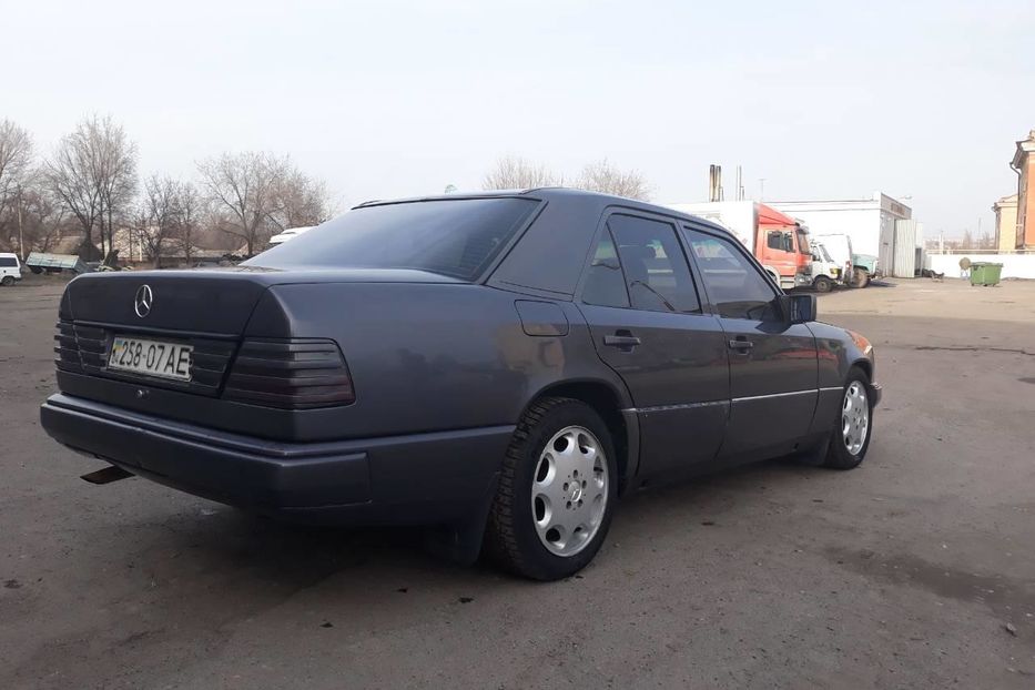 Продам Mercedes-Benz E-Class 124 1989 года в г. Кривбасс, Днепропетровская область