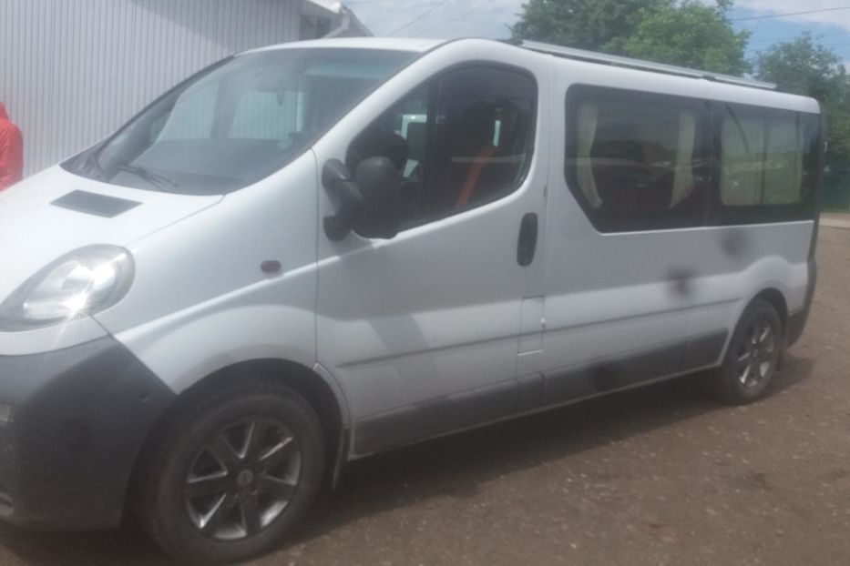 Продам Opel Vivaro пасс. 2006 года в Черновцах