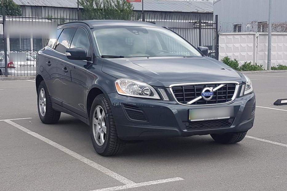 Продам Volvo XC60 D3 AWD 2012 года в Киеве