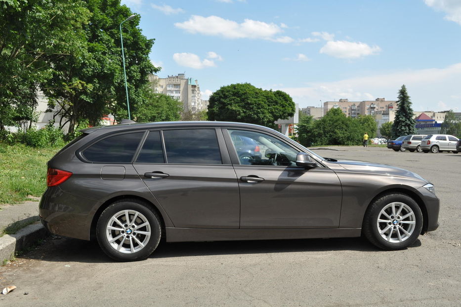 Продам BMW 318 2013 года в Луцке