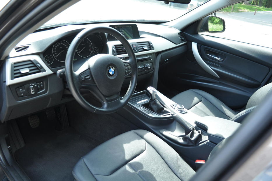 Продам BMW 318 2013 года в Луцке