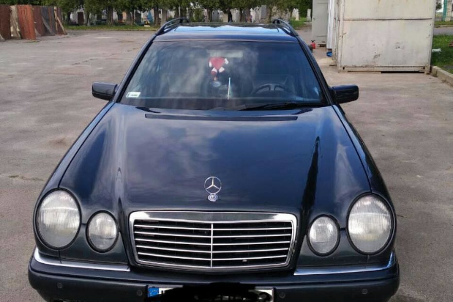 Продам Mercedes-Benz E-Class W210 1998 года в Киеве