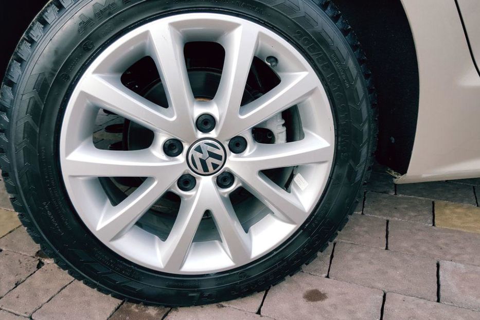 Продам Volkswagen Jetta 2013 года в Ужгороде