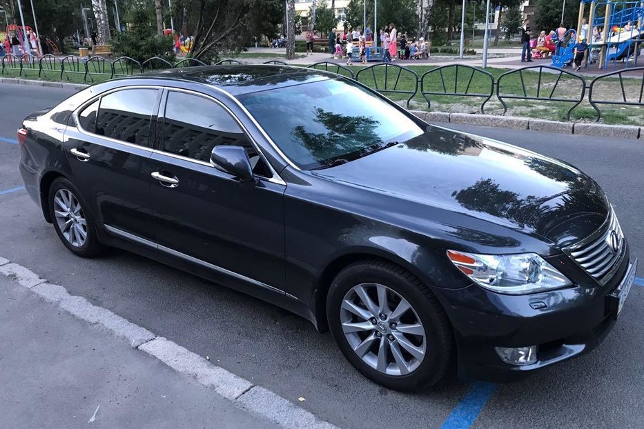 Продам Lexus LS 460 2011 года в Виннице