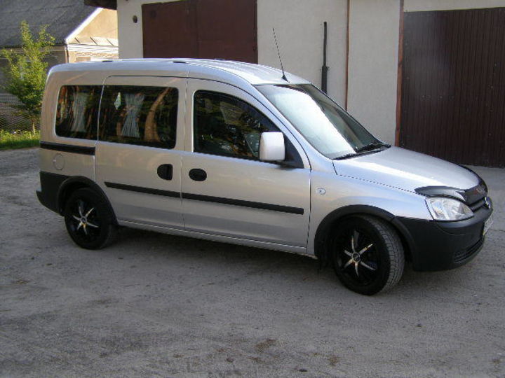 Продам Opel Combo пасс. 2007 года в Ровно