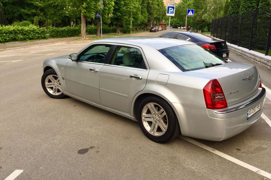 Продам Chrysler 300 C 2.7 гбо 2006 года в Киеве