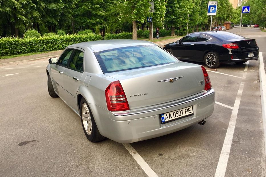 Продам Chrysler 300 C 2.7 гбо 2006 года в Киеве