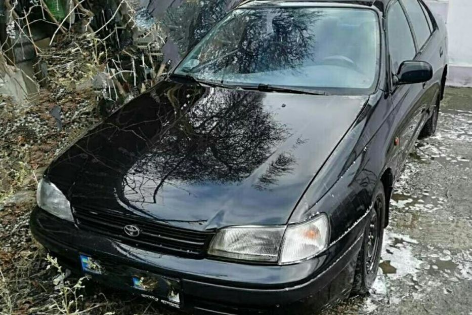 Продам Toyota Carina 1995 года в Запорожье