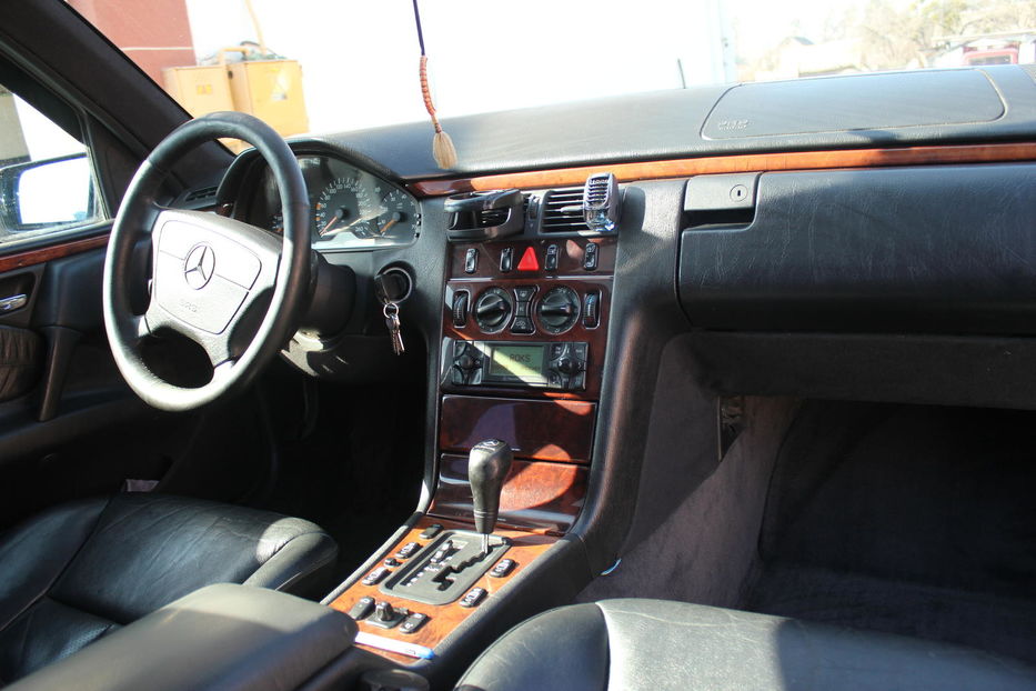 Продам Mercedes-Benz E-Class 1998 года в г. Буча, Киевская область