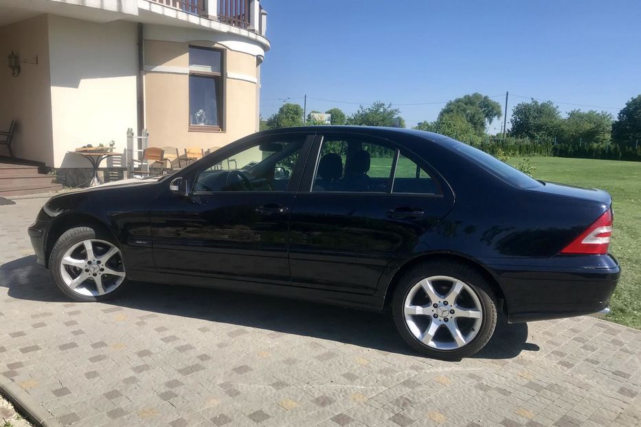 Продам Mercedes-Benz C-Class 180 2006 года в Львове