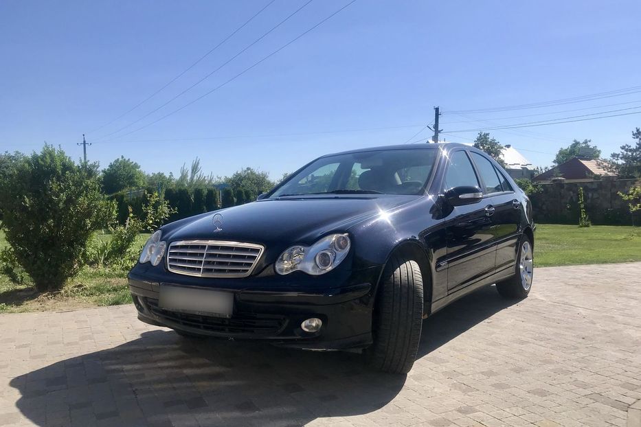 Продам Mercedes-Benz C-Class 180 2006 года в Львове