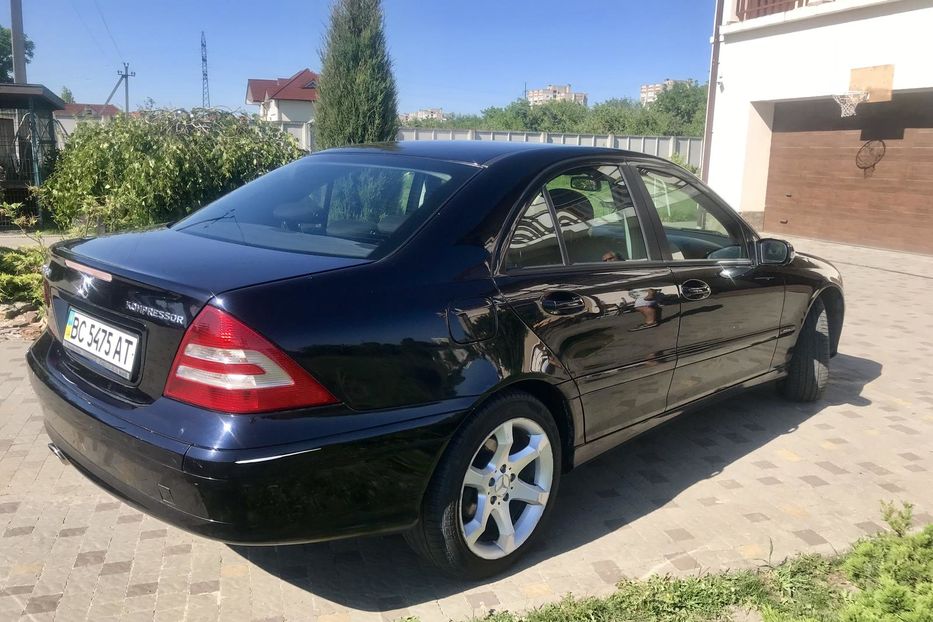 Продам Mercedes-Benz C-Class 180 2006 года в Львове