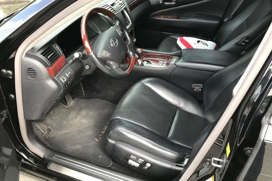 Продам Lexus LS 460 AWD Long 2009 года в Киеве