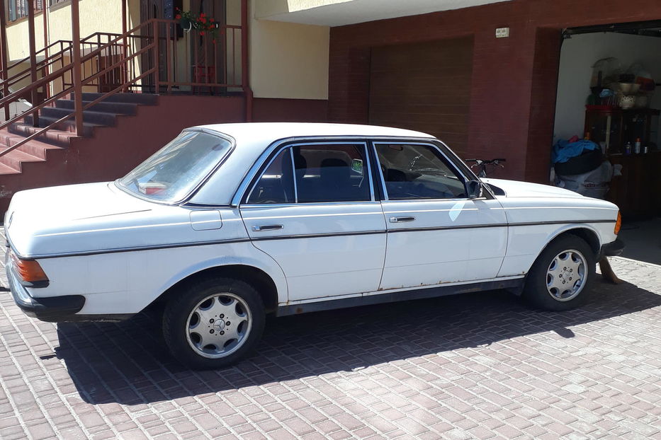 Продам Mercedes-Benz E-Class 1982 года в Львове