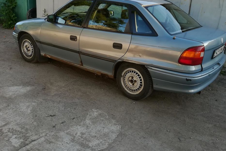 Продам Opel Astra F Седан 1993 года в Киеве