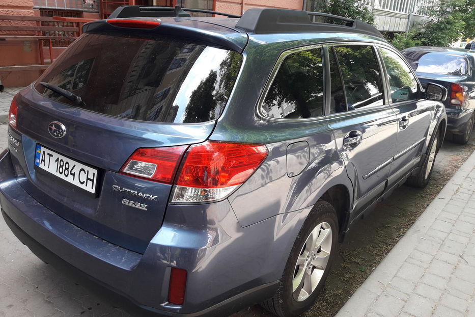 Продам Subaru Outback 2013 года в Ивано-Франковске