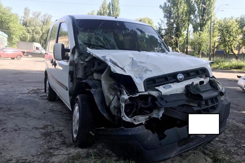 Продам Fiat Doblo пасс. 2003 года в Киеве